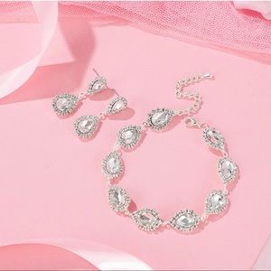 Silver Teardrop Crystal Jewelry Set Pendant Necklace Drop Dangle Earrings Set
